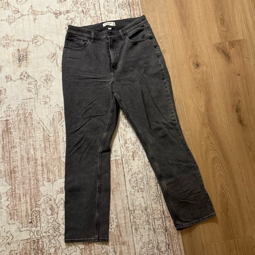 Abercrombie Curve Love Short Grey-Black straight jeans